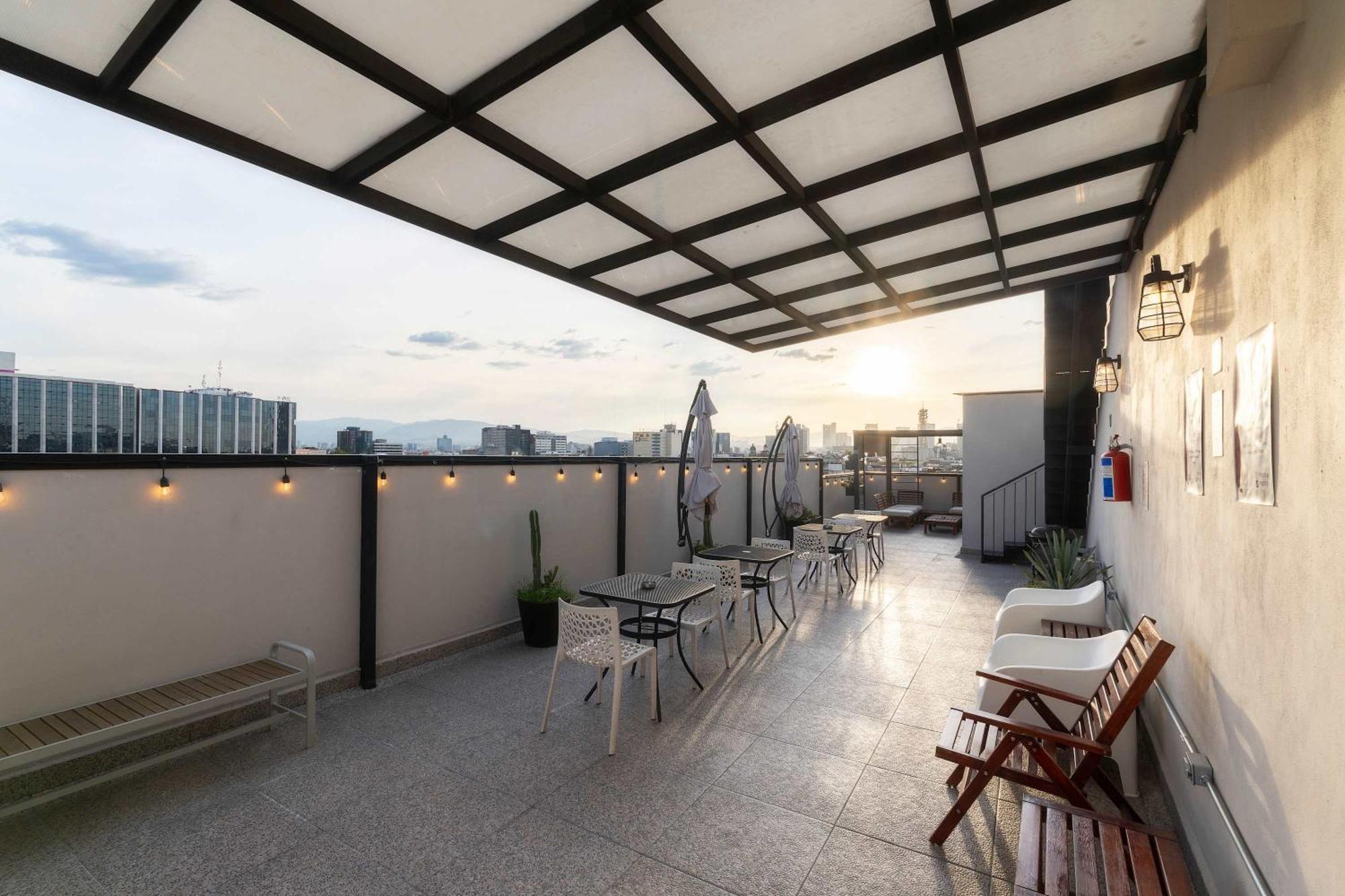 304 Balcony Apt Walk To Zocalo Ac Rooftop - Mexico City — Photos 2